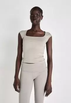 Футболка с принтом SOFT TOUCH Gina Tricot, серый