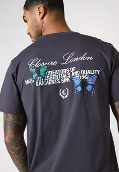Футболка с принтом STACKED TEXT TEE CLOSURE London, темно-серый