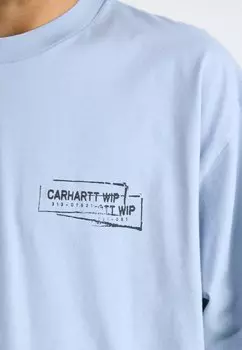Футболка с принтом Stamp Carhartt WIP, туманное небо/черный