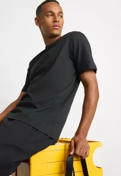 Футболка с принтом Tee adidas Originals, черная