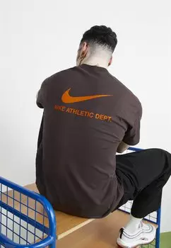 Футболка с принтом TEE Nike, коричневый