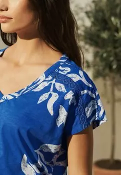 Футболка с принтом V-NECK BUBBLE REGULAR FIT Next, цвет blue white print