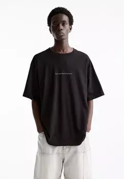 Футболка с принтом VOLUMINOUS WITH SLOGANS PULL&BEAR, цвет black
