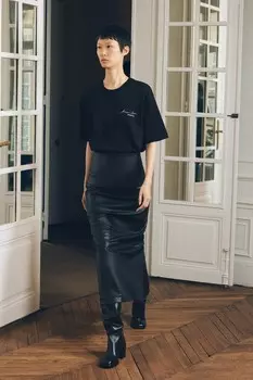 Футболка с прорезиненным лозунгом ZARA, черный