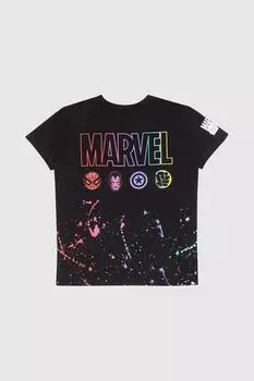 Футболка с разбрызганными красками значками Marvel, черный
