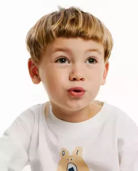 Футболка с теннисным мишкой Sfera, белый