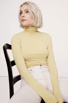 Футболка с высоким воротом из шерстяной смеси Banana Republic, бежевый