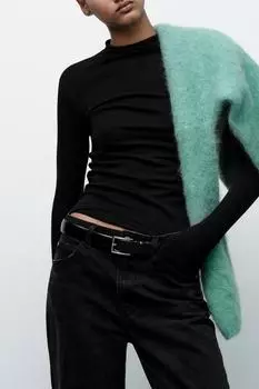Футболка с высоким воротом ZARA, черный
