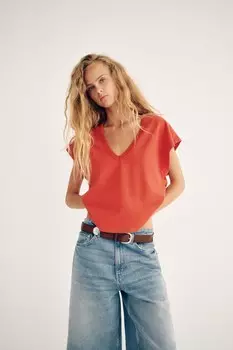 Футболка с вытяженным эффектом и v-образным вырезом ZARA, красный