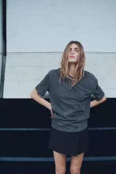 Футболка с вытяженным эффектом со стразами ZARA, темно-серый