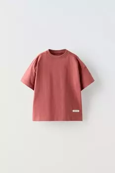 Футболка средней тяжелости с этикеткой ZARA, светло-красный