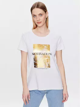 Футболка стандартного кроя Volcano, белый