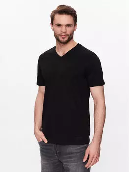 Футболка стандартного кроя Volcano, черный