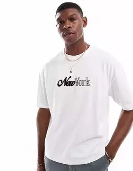 Футболка свободного кроя ASOS DESIGN белого цвета с аппликацией в виде города спереди