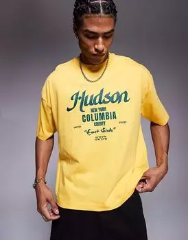 Футболка свободного кроя ASOS DESIGN с изображением города желтого цвета