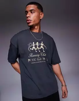 Футболка свободного кроя ASOS DESIGN со спортивной графикой в угольном цвете