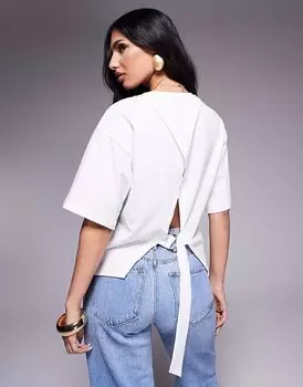 Футболка свободного кроя с D-образным вырезом на спине ASOS DESIGN белого цвета