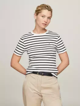 Футболка Tommy Hilfiger "NEW SLIM CODY C-NK SS" с вышитым логотипом, цвет Ecru/Desert Sky