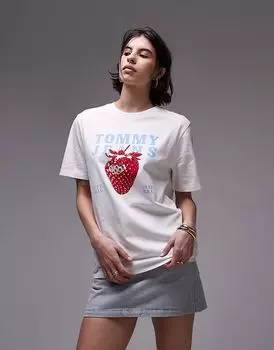 Футболка Tommy Jeans с клубникой в белом и красном цветах