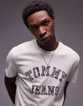 Футболка Tommy Jeans с логотипом университета в узоре пейсли, бежевого цвета