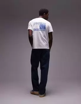 Футболка Tommy Jeans с принтом флага пейсли на спине в белом и синем цветах