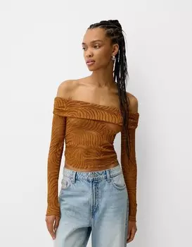 Футболка в деревенском стиле с длинными рукавами и вырезом бардо Bershka, коричневый