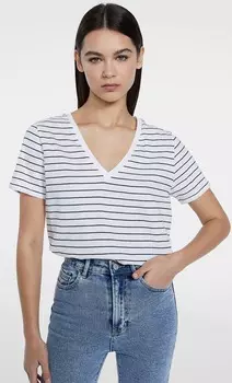 Футболка в полоску с v-образным вырезом Stradivarius, белый