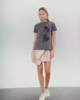 Футболка женская с иллюстрацией Promises Dolores Promesas, темно-серый