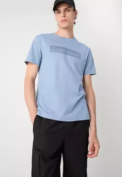 Футболки с принтом BOX STRIPED LOGO Calvin Klein, светло-голубой