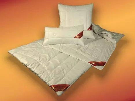 Garanta Верблюжья шерсть Очень легкое одеяло Толщина Очень легкое Размер 155x220 Чехол: 100 % хлопок / Наполнитель: 100 % верблюжья шерсть