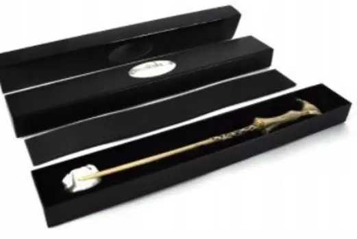 Гарри Поттер, копия палочки Лорда Волан-де-Морта в масштабе 1:1. Noble Collection