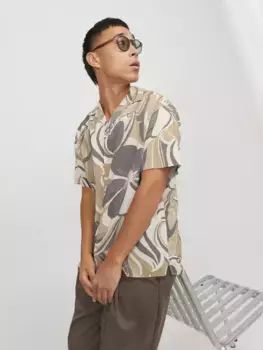 Гавайская рубашка Jack & Jones "JPRBLAPALMA RESORT SHIRT S/S SN", цвет Travertime