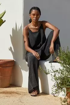 Газовый комбинезон Malika Anthropologie, черный