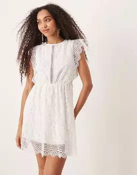 Gina Tricot кружевное мини-платье летнее белого цвета