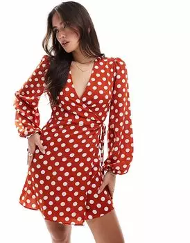 Гламурное мини-платье с длинными рукавами и запахом в ржаво-белый горошек Glamorous