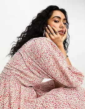 Гламурное мини-платье с объемными рукавами и запахом в винтажном цветочном стиле