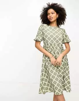 Гламурное платье миди с пышными рукавами и многоярусной юбкой в зеленую клетку Glamorous