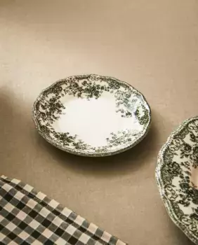 Глиняная боковая тарелка с цветочным узором Zara Home, цвет Olive