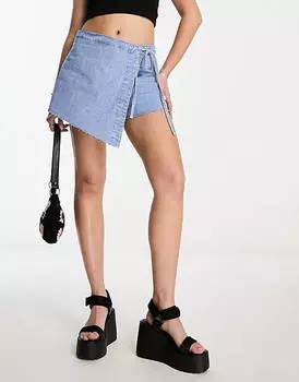 Голубая джинсовая мини-юбка с запахом и необработанным краем Bershka
