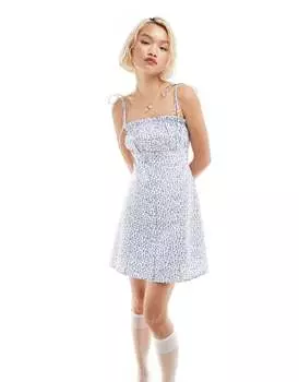 Голубое платье-комбинация с цветочным принтом и пуговицами Urban Revivo