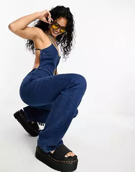 Голубой джинсовый комбинезон с воротником-халтером Bershka