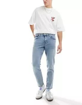 Голубые эластичные джинсы-морковки ASOS