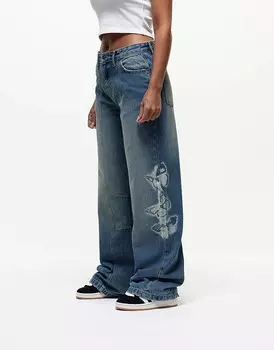 Good For Nothing — синие широкие джинсы с принтом бабочки