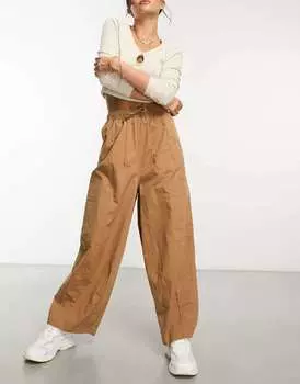 Горчичные текстурированные брюки-бочонки на подтяжках ASOS