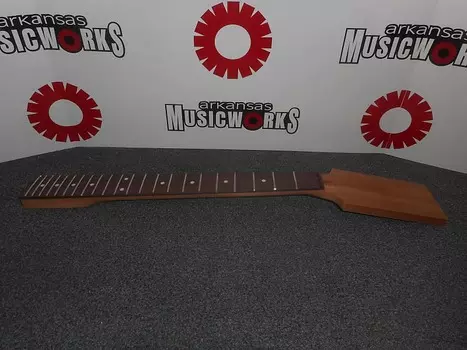 Гриф из красного дерева с наклонным пластиком, 22 лада, #SPHM-A Allparts