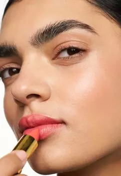 Губная помада Rouge Lvres Superlustrous Revlon, цвет 773 i got chills