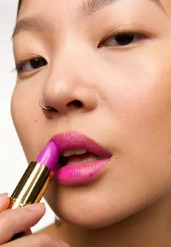 Губная помада Rouge Lvres Superlustrous Revlon, цвет 770 dramatic