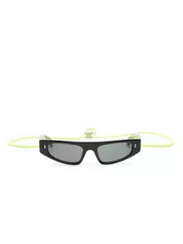 Gucci Eyewear солнцезащитные очки с логотипом, черный
