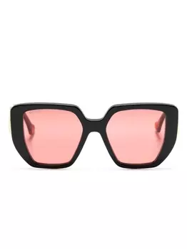 Gucci Eyewear солнцезащитные очки в массивной оправе с логотипом, черный