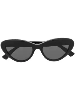 Gucci Eyewear солнцезащитные очки в оправе 'кошачий глаз', черный